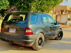 مرسيدس بنز ام ال- كلاس